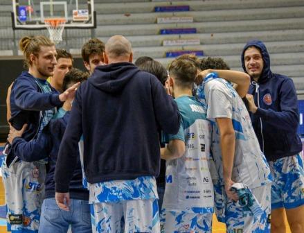 BASKET, SERIE B: INCONTRI CASALINGHI PER ROSETO E TERAMO, TRASFERTA  FONDAMENTALE PER GIULIANOVA